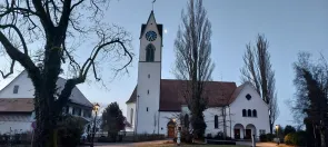 Ref. Kirche Uetikon am See (Foto: M. Corrodi): Ref. Kirche Uetikon am See 2020. Frontansicht.